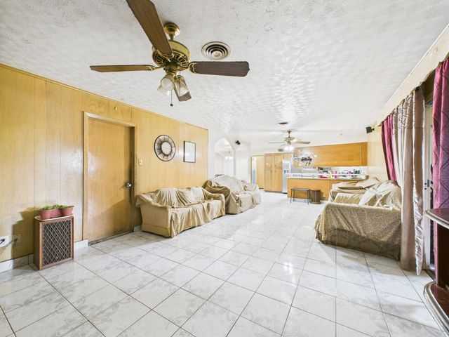 8206 Dillon Street, Houston, TX 77061