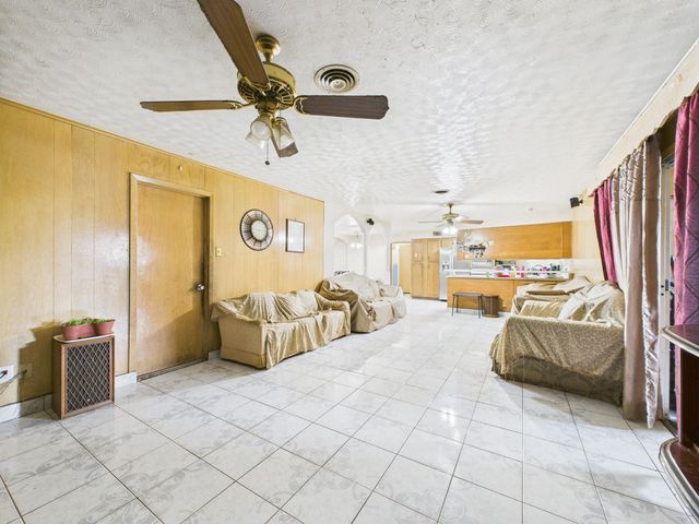 8206 Dillon Street, Houston, TX 77061