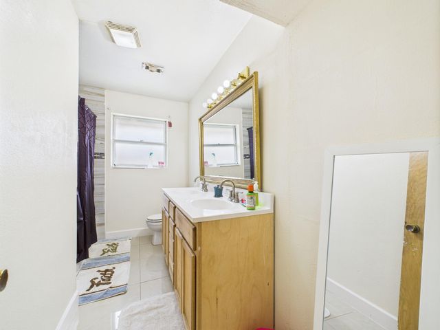 8206 Dillon Street, Houston, TX 77061