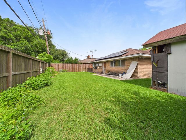 8206 Dillon Street, Houston, TX 77061