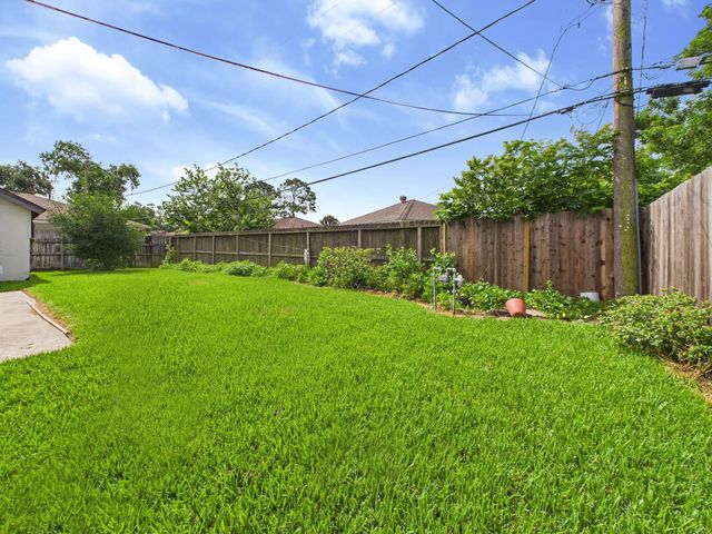 8206 Dillon Street, Houston, TX 77061