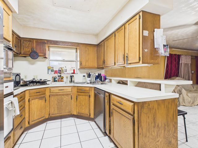 8206 Dillon Street, Houston, TX 77061