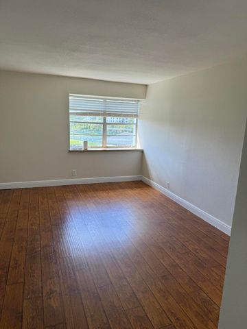 9500 SW 3rd Street 222, Boca Raton, FL 33428