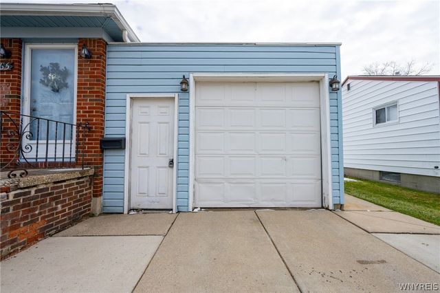 65 Dania Drive, Cheektowaga, NY 14225