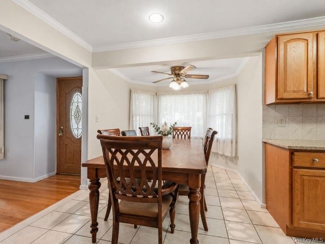 45 Berkshire Road, Hicksville, NY 11801