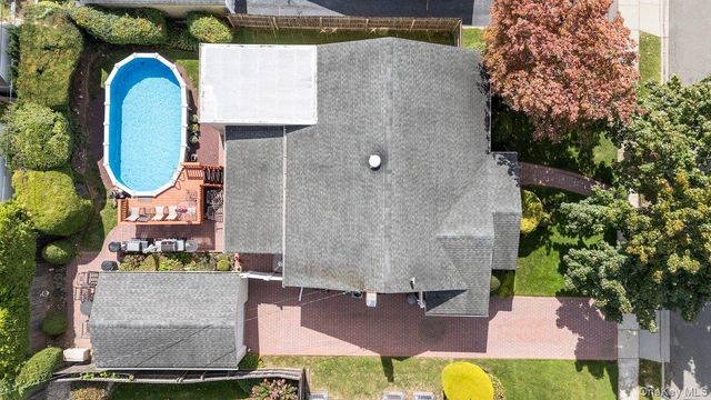 45 Berkshire Road, Hicksville, NY 11801