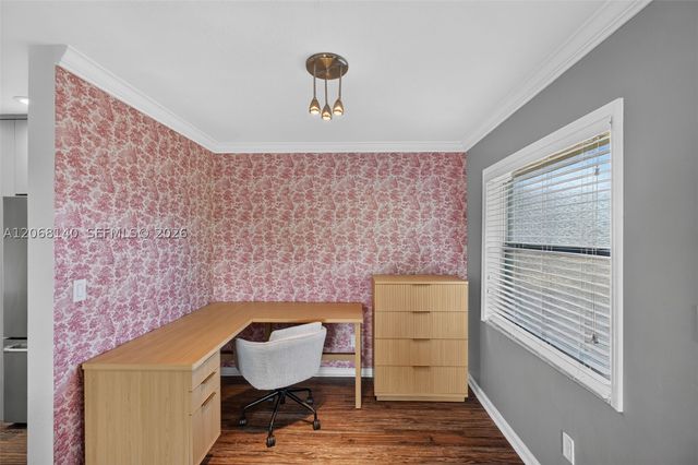 6815 Edgewater Dr 301, Coral Gables, FL 33133