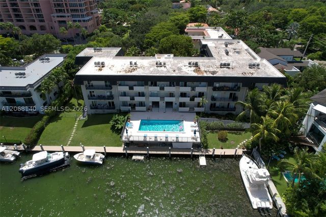 6815 Edgewater Dr 301, Coral Gables, FL 33133