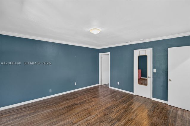 6815 Edgewater Dr 301, Coral Gables, FL 33133