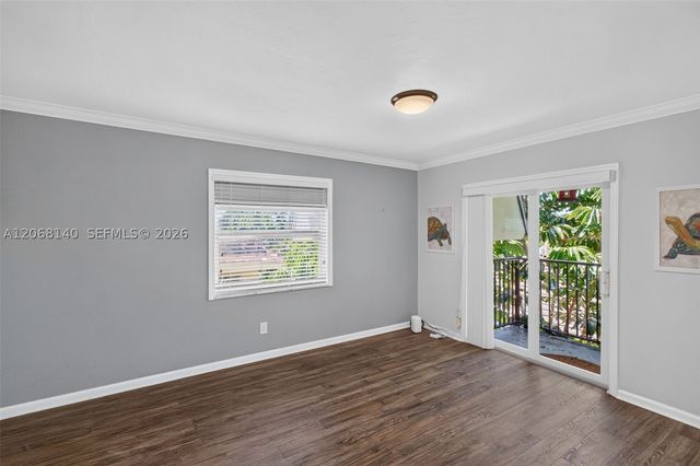 6815 Edgewater Dr 301, Coral Gables, FL 33133