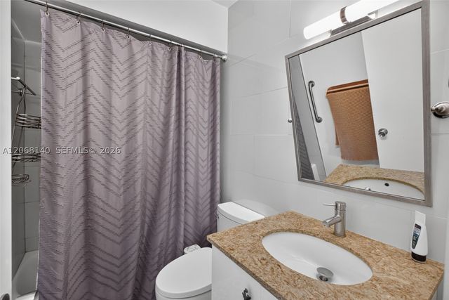 6815 Edgewater Dr 301, Coral Gables, FL 33133
