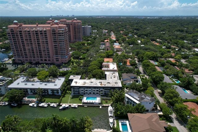 6815 Edgewater Dr 301, Coral Gables, FL 33133