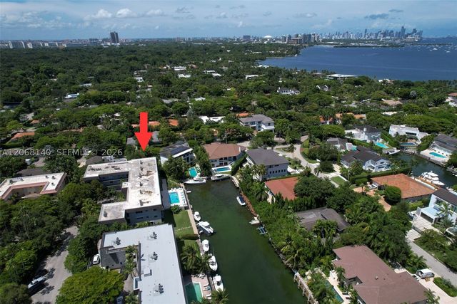 6815 Edgewater Dr 301, Coral Gables, FL 33133