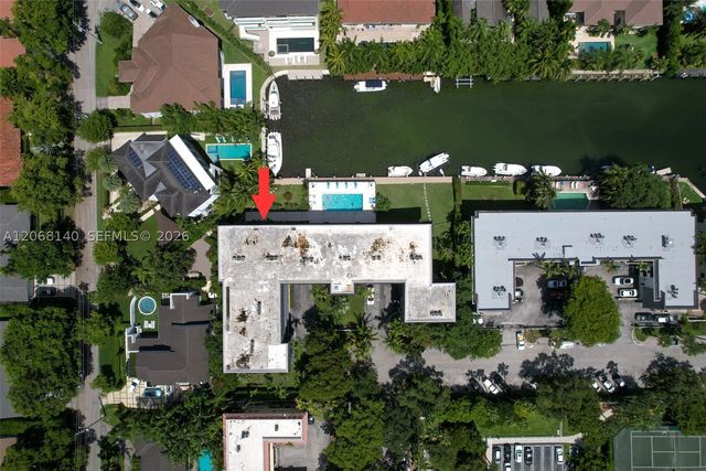 6815 Edgewater Dr 301, Coral Gables, FL 33133
