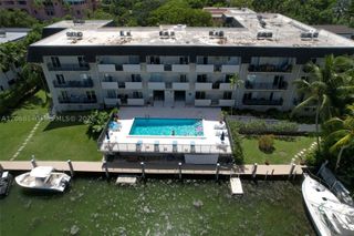 6815 Edgewater Dr 301, Coral Gables, FL 33133