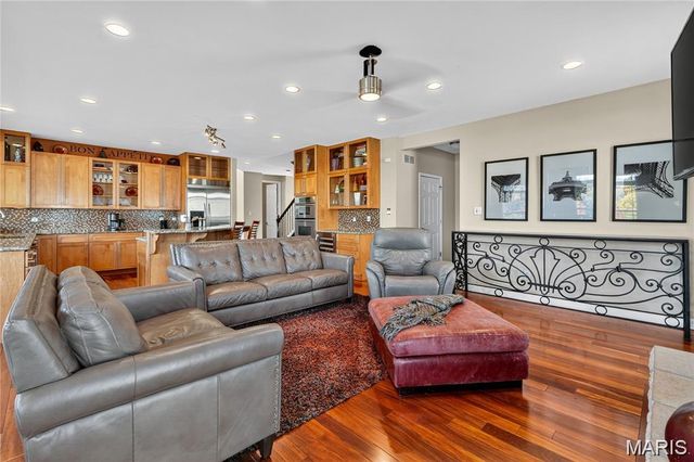 24 Towerbridge Place, St Charles, MO 63303