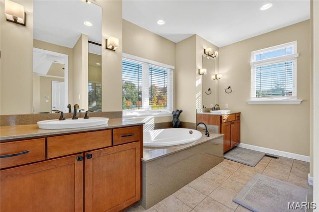 24 Towerbridge Place, St Charles, MO 63303