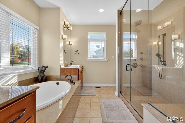 24 Towerbridge Place, St Charles, MO 63303