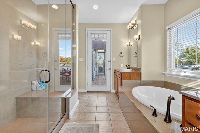 24 Towerbridge Place, St Charles, MO 63303