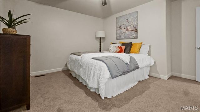 24 Towerbridge Place, St Charles, MO 63303