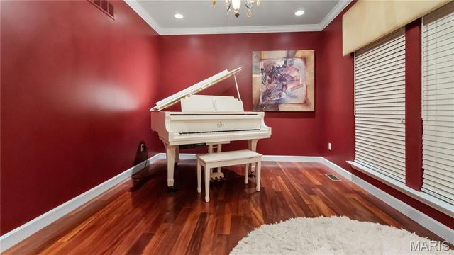 24 Towerbridge Place, St Charles, MO 63303