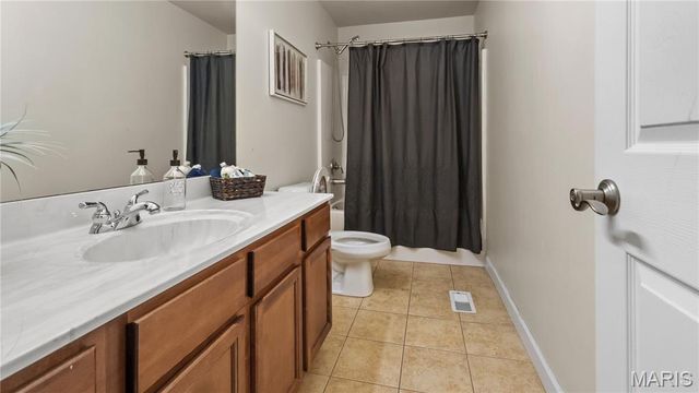 24 Towerbridge Place, St Charles, MO 63303