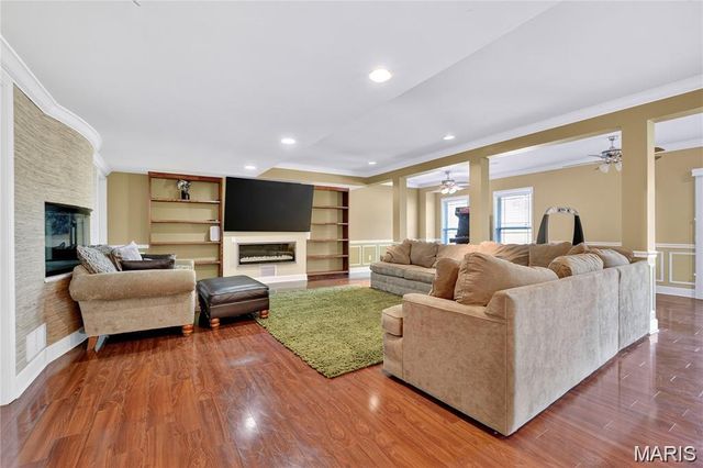 24 Towerbridge Place, St Charles, MO 63303