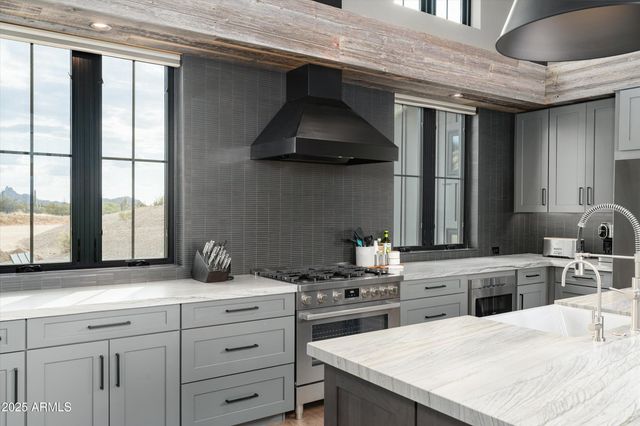 11817 E OBERLIN Way, Scottsdale, AZ 85262