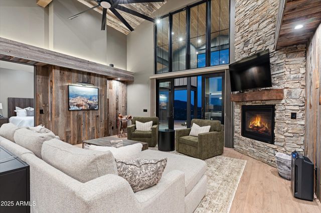 11817 E OBERLIN Way, Scottsdale, AZ 85262