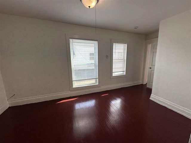 23 Burton Street, Grand Rapids, MI 49507