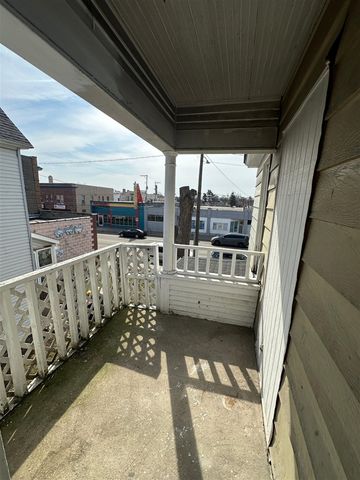 23 Burton Street, Grand Rapids, MI 49507