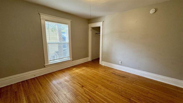 23 Burton Street, Grand Rapids, MI 49507