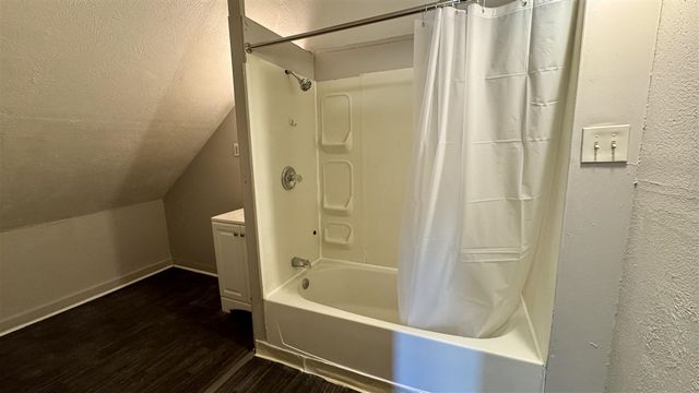 23 Burton Street, Grand Rapids, MI 49507