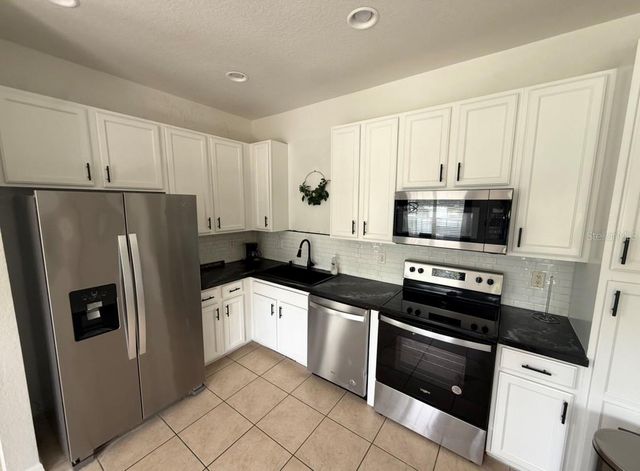 2425 CARAVELLE CIRCLE, Kissimmee, FL 34746