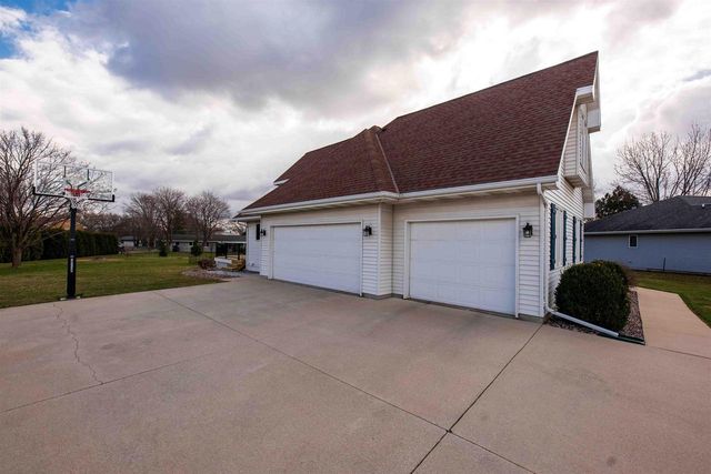 63 WESTFIELD CIRCLE, Fond Du Lac, WI 54935