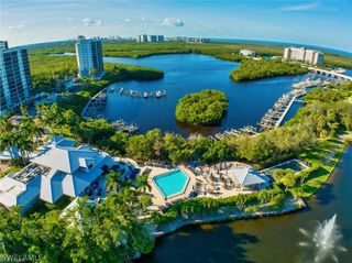 425 Cove Tower Dr 703, Naples, FL 34110