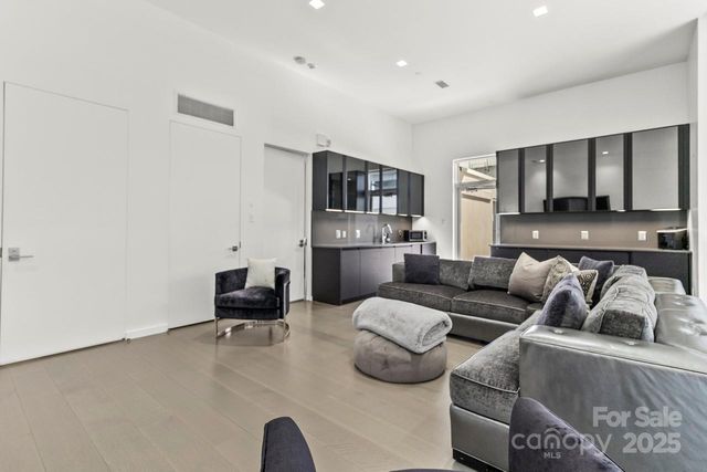 435 S Tryon Street 901, Charlotte, NC 28202