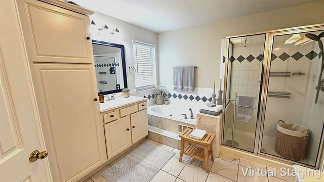 7511 S Linpar Court, Houston, TX 77040