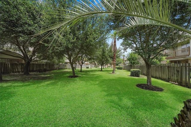 7511 S Linpar Court, Houston, TX 77040