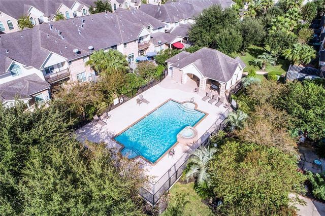 7511 S Linpar Court, Houston, TX 77040