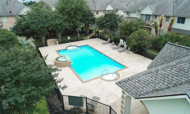 7511 S Linpar Court, Houston, TX 77040