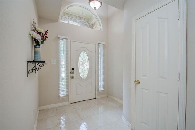 7511 S Linpar Court, Houston, TX 77040