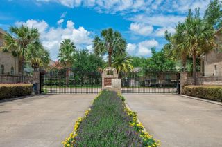 7511 S Linpar Court, Houston, TX 77040