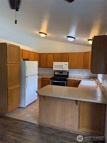 9407 152nd Street E, Puyallup, WA 98375