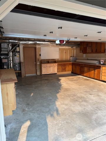 9407 152nd Street E, Puyallup, WA 98375