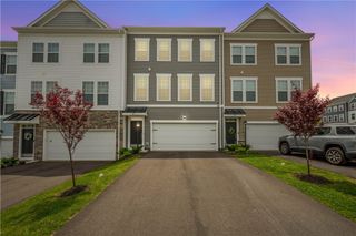 649 Olivia St, Collier Twp, PA 15205