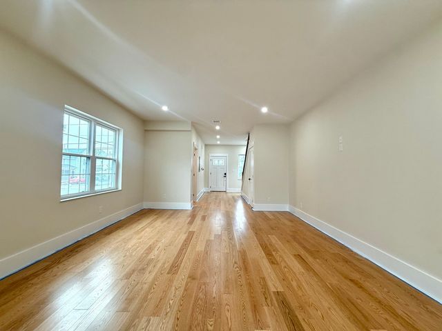 140 Summer 140, Medford, MA 02155