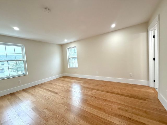 140 Summer 140, Medford, MA 02155