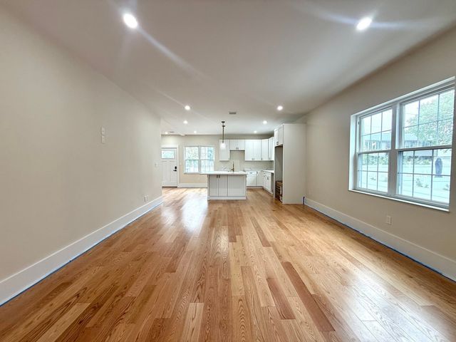140 Summer 140, Medford, MA 02155