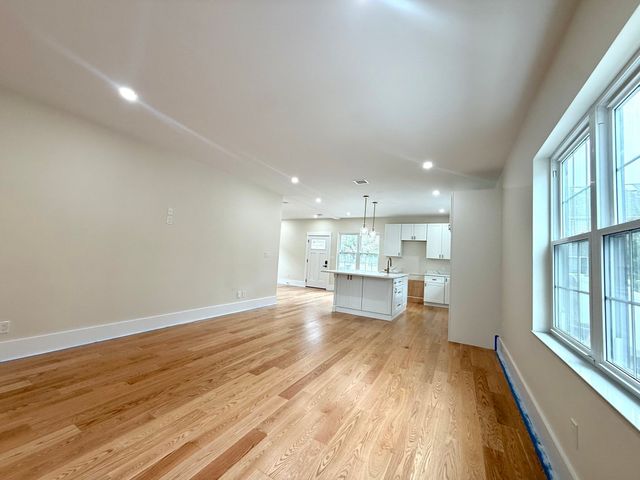 140 Summer 140, Medford, MA 02155